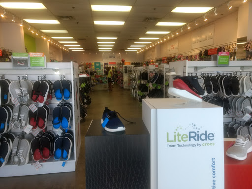 Shoe Store «Crocs», reviews and photos, 15715 S Apopka Vineland Rd, Orlando, FL 32821, USA