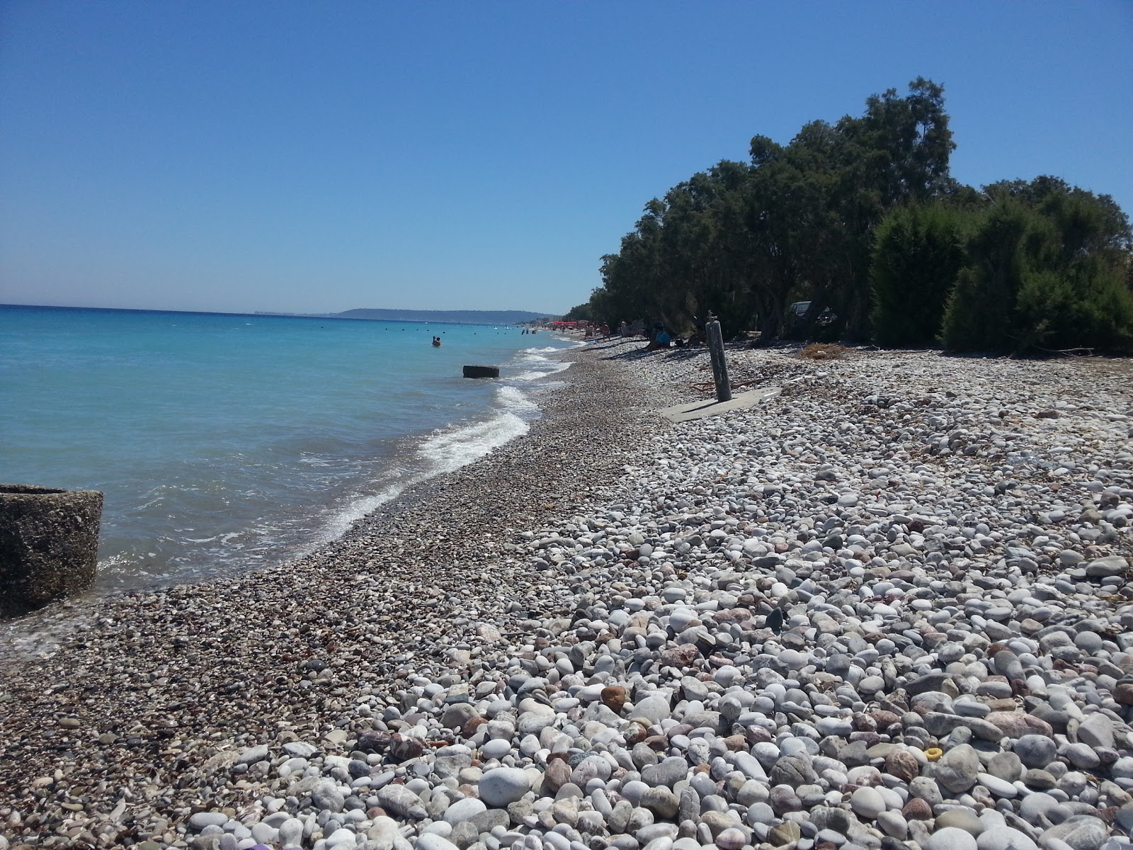 Foto van Paralia Kremasti II met ruim strand