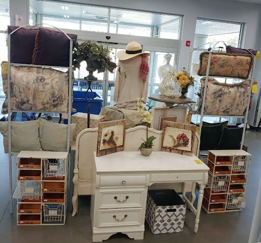 Thrift Store «Goodwill Virginia Center Retail Store», reviews and photos, 10231 Washington Hwy, Glen Allen, VA 23059, USA