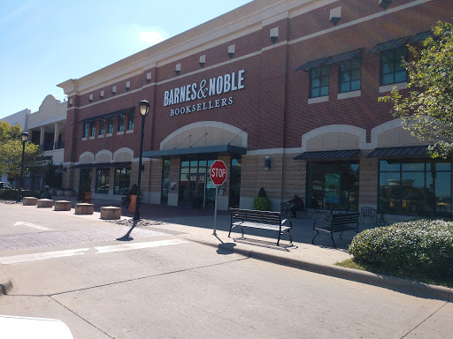 Book Store «Barnes & Noble Booksellers Hillside Village», reviews and photos, 305 Farm to Market Road 1382 #520, Cedar Hill, TX 75104, USA