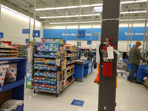 Department Store «Walmart Supercenter», reviews and photos, 814 W Bell Ave, Knoxville, IA 50138, USA