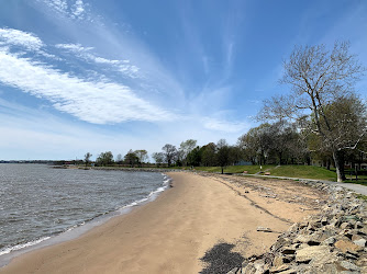 New Castle Battery Park