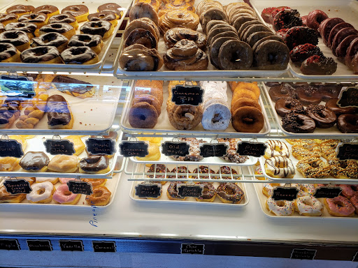 Donut Shop «Donut Hutt», reviews and photos, 1016 W Poplar Ave #111, Collierville, TN 38017, USA