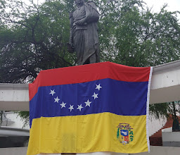 Plaza Bolivar photo