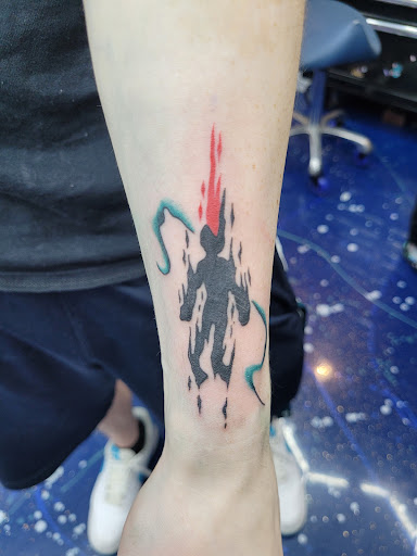 Explore tattoos on hand ideas, creative tattoo ideas in Virginia Beach, available at Blue Horseshoe Tattoo & Piercing