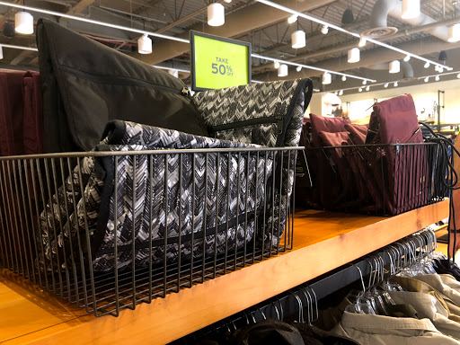 Clothing Store «Eddie Bauer Outlet», reviews and photos, 18501 Outlet Blvd #300, Chesterfield, MO 63005, USA