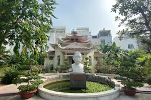 Memorial tomb Phan Chu Trinh Tools image