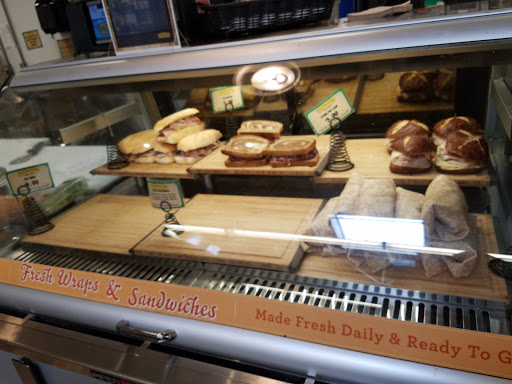 Grocery Store «Fresh Thyme Farmers Market- Lafayette», reviews and photos, 220 S Creasy Ln, Lafayette, IN 47905, USA