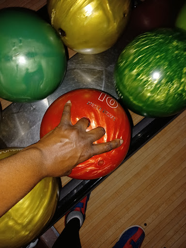 Bowling Alley «Stars and Strikes Family Entertainment Center», reviews and photos, 1700 Winder Hwy NE #100, Dacula, GA 30019, USA