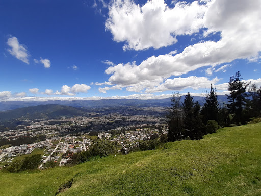 Mirador Turistico al Vólcan Cotopaxi y vista al valle de Los Chillos