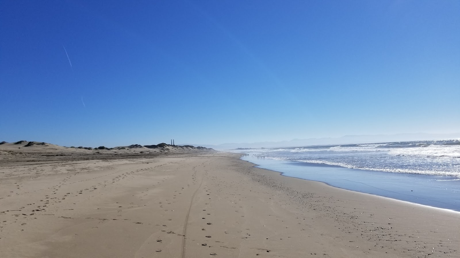 Φωτογραφία του Zmudowski Beach με μακρά ευθεία ακτή