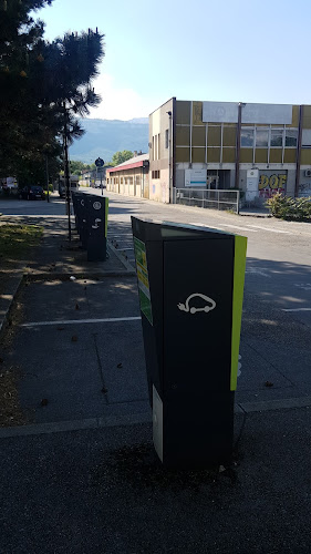 Borne de recharge de véhicules électriques KiWhi Pass Charging Station Grenoble