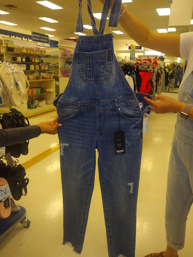 Shopping Mall «Ridgeway Shopping Center», reviews and photos, 2233 Summer St, Stamford, CT 06905, USA