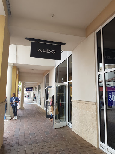 Shopping Mall «Orlando Outlet Marketplace», reviews and photos, 5269 International Dr, Orlando, FL 32819, USA