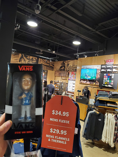 Shoe Store «Vans», reviews and photos, 14200 E Alameda Ave #1015a, Aurora, CO 80012, USA