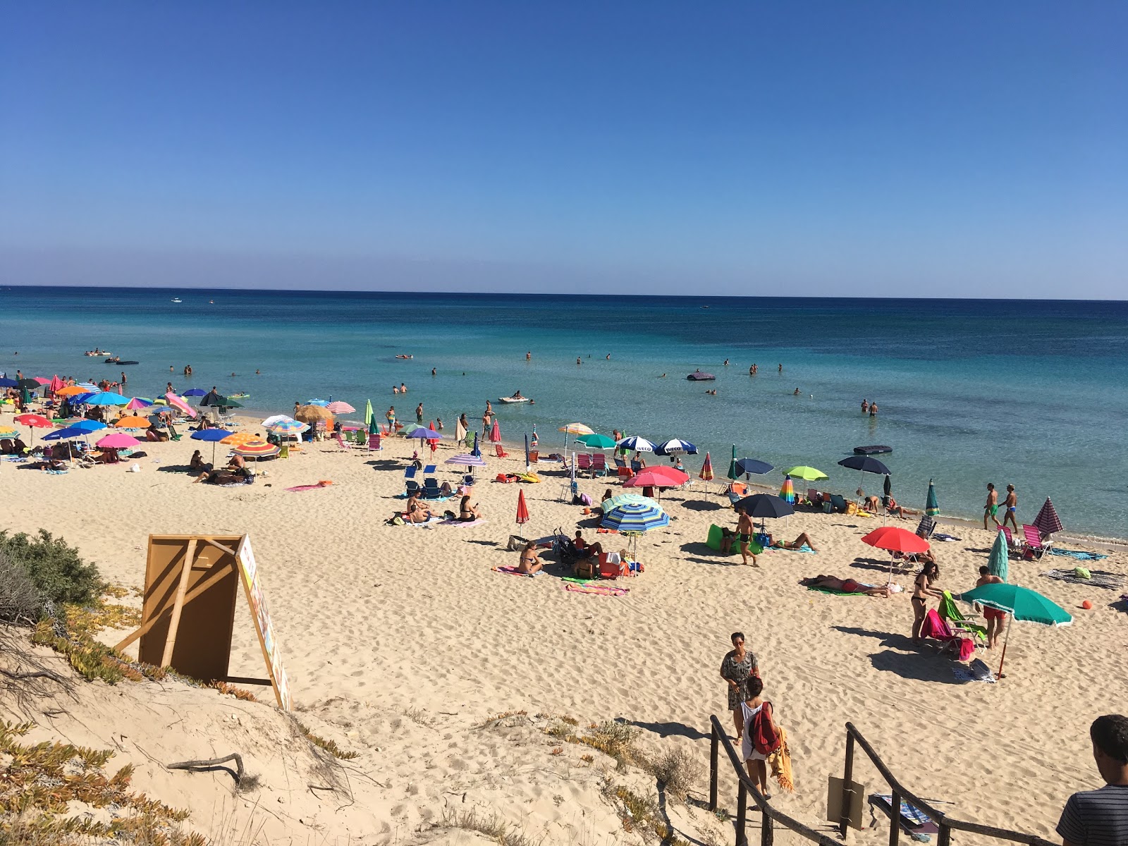 San Pietro Beach in Bevagna'in fotoğrafı düz ve uzun ile birlikte