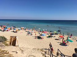 San Pietro Beach in Bevagna'in fotoğrafı düz ve uzun ile birlikte