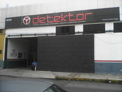 Detektor / Centro de Servicios Maracay