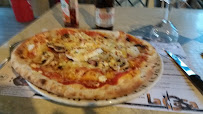 Pizza du Restaurant La Casa à Vallon-Pont-d'Arc - n°12