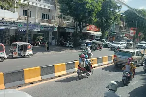 Long Phuong Bus image