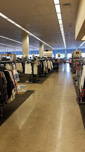 Department Store «Nordstrom Rack Topanga», reviews and photos, 21490 Victory Blvd, Woodland Hills, CA 91367, USA