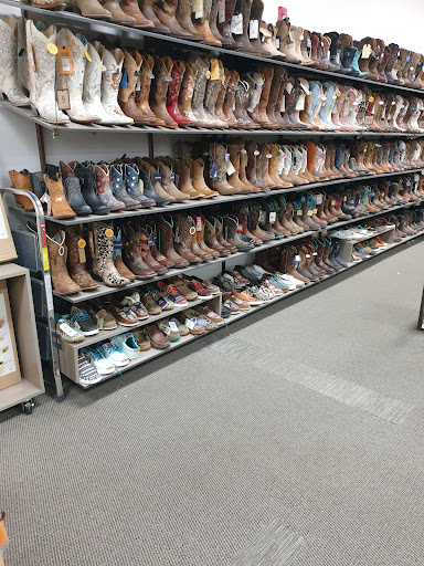 Clothing Store «G&L Clothing», reviews and photos, 1801 Ingersoll Ave, Des Moines, IA 50309, USA