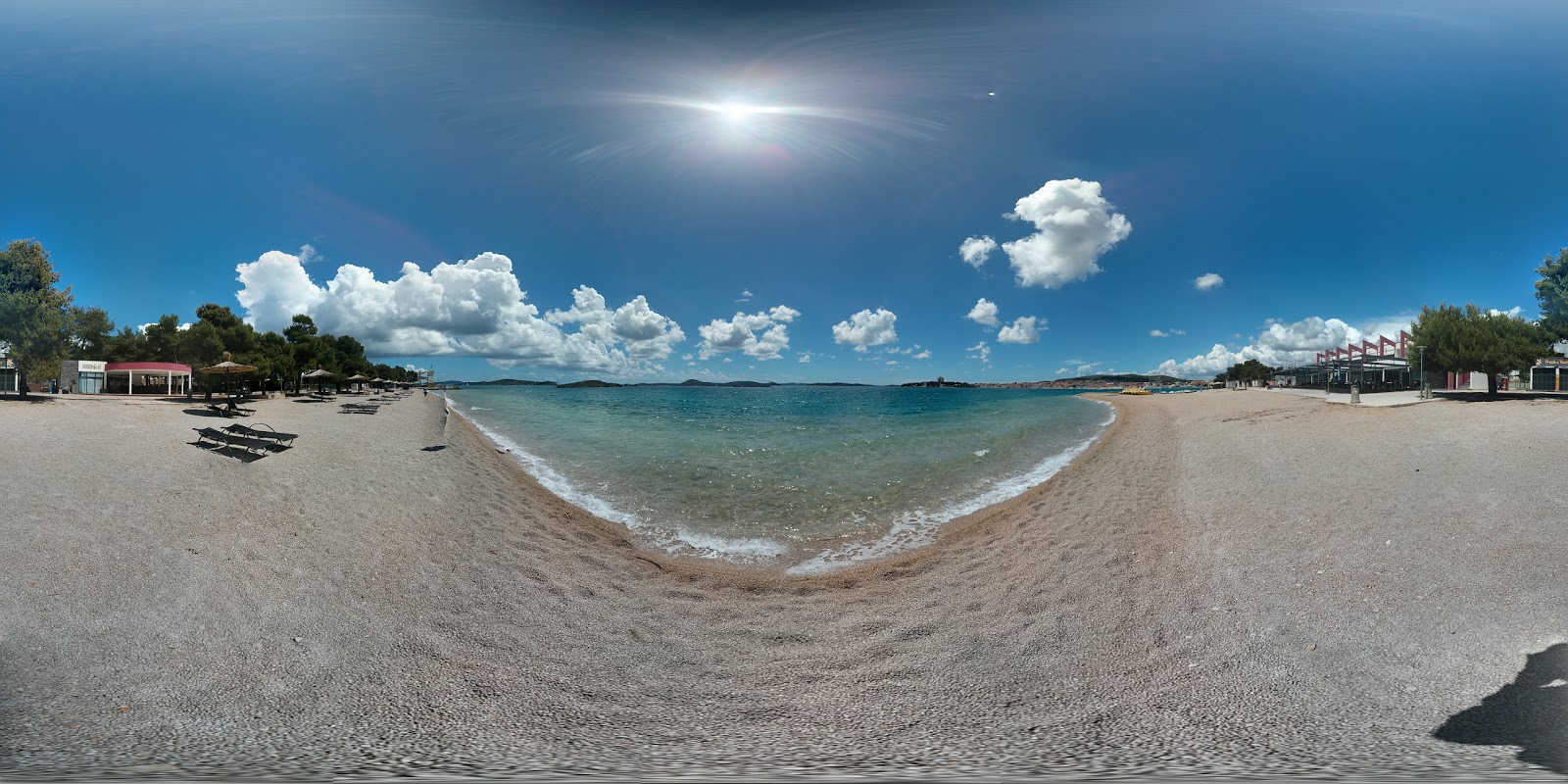 Fotografie cu Hangar beach - locul popular printre cunoscătorii de relaxare