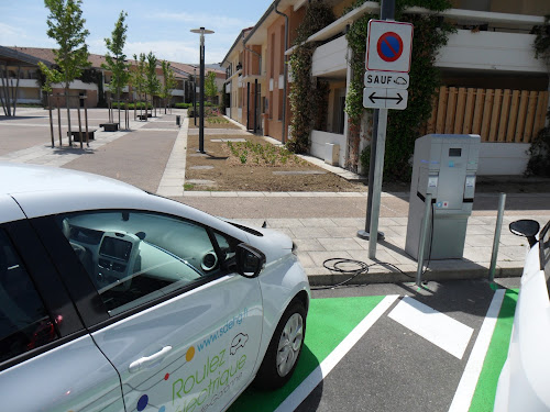 Borne de recharge de véhicules électriques Borne de recharge SDEHG Auzeville-Tolosane