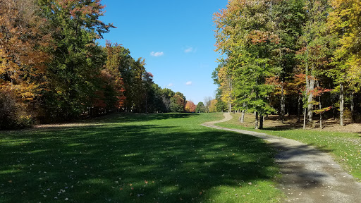 Golf Course «Walnut Run Golf Course», reviews and photos, 601 E Main St, Cortland, OH 44410, USA