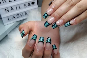 Uñas y Pestañas "Sweetie Nails " image