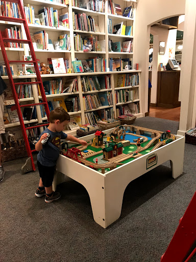 Book Store «Full Circle Bookstore», reviews and photos, 1900 Northwest Expy, Oklahoma City, OK 73118, USA