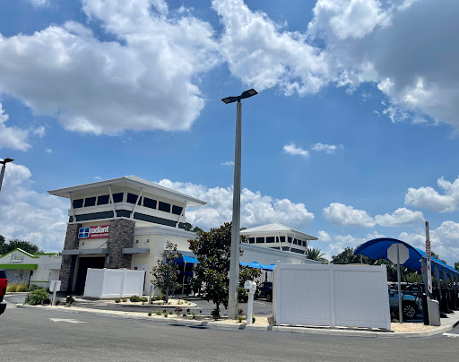 Radiant Express Car Wash en Auburndale