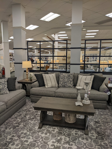Furniture Store «Raymour & Flanigan Furniture and Mattress Store», reviews and photos, 895 E Gate Blvd, Garden City, NY 11530, USA