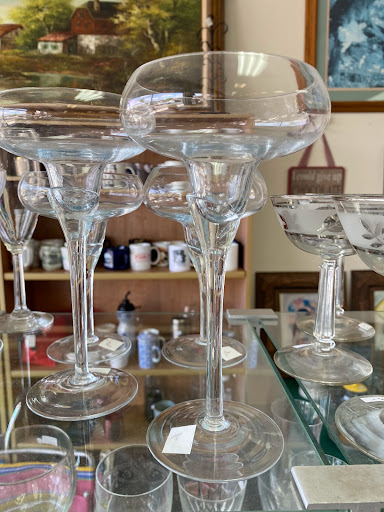 Thrift Store «Alpine Attic Thrift Shop», reviews and photos, 2115 Pacific Coast Hwy, Lomita, CA 90717, USA