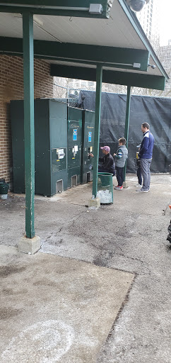 Golf Driving Range «Diversey Driving Range», reviews and photos, 141 W Diversey Pkwy, Chicago, IL 60657, USA