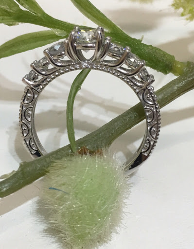 Jewelry Store «AQ Jewelers», reviews and photos, 42841 Creek View Plaza #125, Ashburn, VA 20147, USA