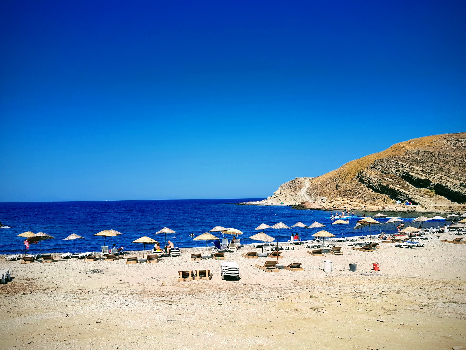 Foto di Yildiz Koyu beach con una superficie del ciottolo leggero