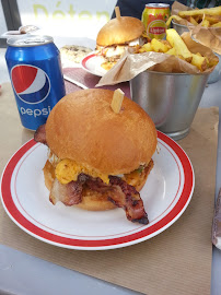 Plats et boissons du Restaurant américain Cheese & Burger - Club hippique à Aix-en-Provence - n°15