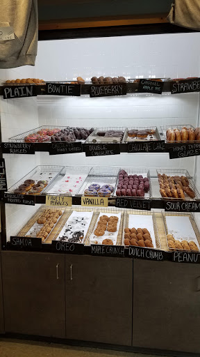 Donut Shop «Daily Dozen», reviews and photos, 32701 Woodward Ave, Royal Oak, MI 48073, USA