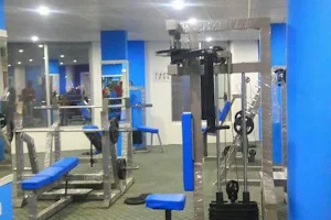 max muscle gym and fitness center image