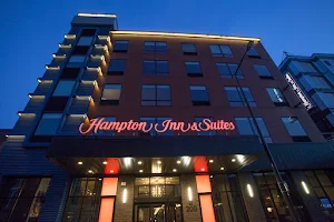 Hampton Inn & Suites Downtown St. Paul image