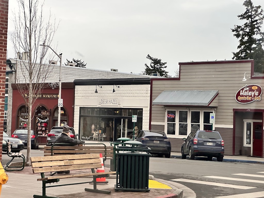 Haley's Sports Bar & Grill 98250