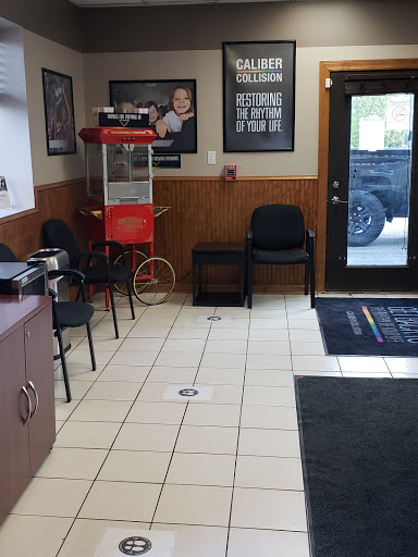 Auto Body Shop «ABRA Auto Body & Glass», reviews and photos, 1N046 Main St, Carol Stream, IL 60188, USA