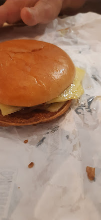 Cheeseburger du Restauration rapide McDonald's à Montélimar - n°6