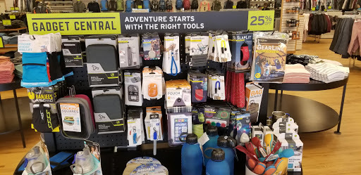 Clothing Store «Eddie Bauer Outlet», reviews and photos, 230 Outlet Village Blvd, Lebanon, TN 37090, USA