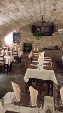 Atmosphère du Restaurant La Taverne à Saint-Jean-en-Royans - n°8
