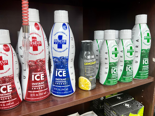 Tobacco Shop «Smoke Tokz Head Shop KC», reviews and photos, 1263 W 103rd St, Kansas City, MO 64114, USA