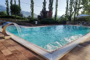 Villa Abete Azzurro con piscina image