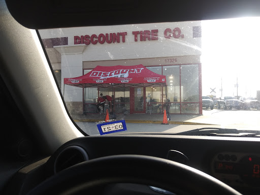 Tire Shop «Discount Tire Store - Cypress, TX», reviews and photos, 17326 Spring Cypress Rd, Cypress, TX 77429, USA