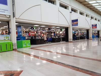 Carrefour Ecully à Écully